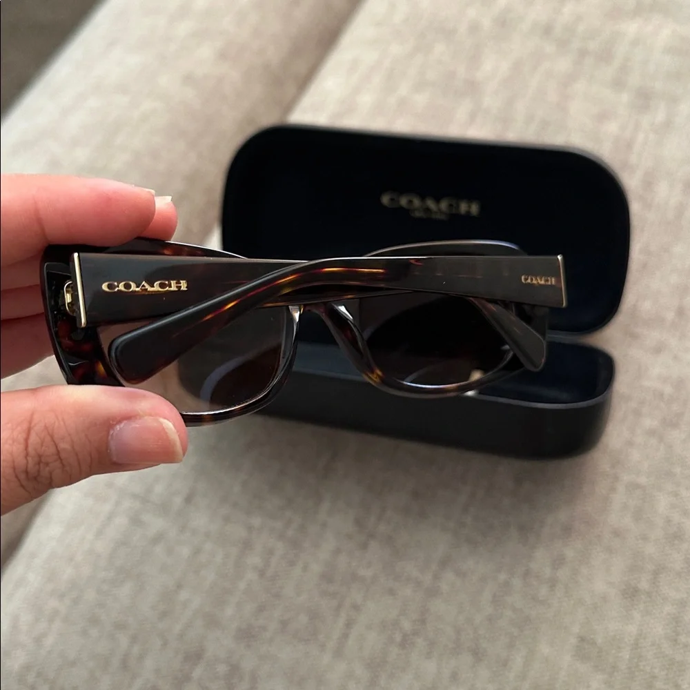 Coach sunglasses - Picture 7 of 10